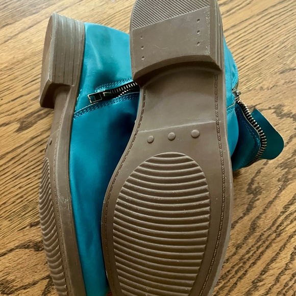Turquoise Zippered Dress Boots - Picture 4 of 9